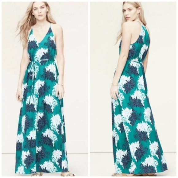 LOFT Dresses & Skirts - LOFT Petite Tropical Floral Print Maxi Dress